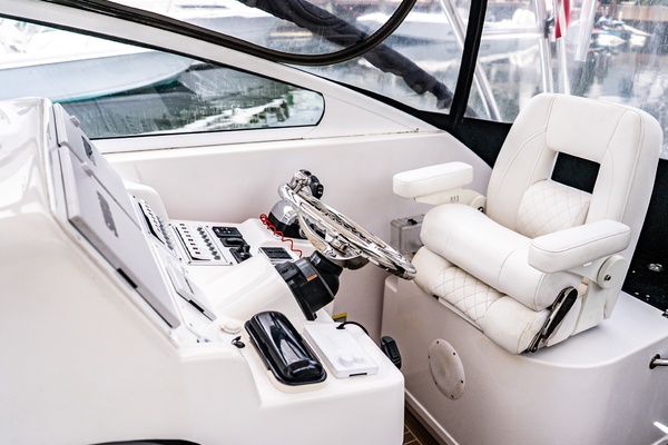 32ft Pro Line Yacht For Sale