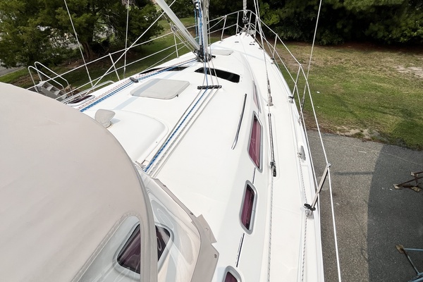 Second Wind 38ft Hunter Yacht For Sale