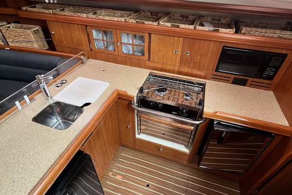 Second Wind 38ft Hunter Yacht For Sale