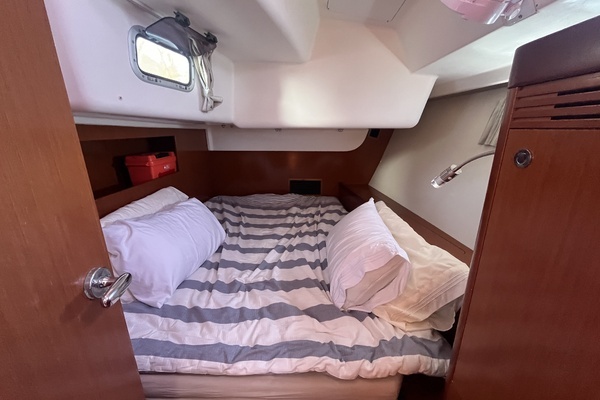 Beneteau Oceanis 54 Yacht For Sale