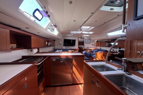 Beneteau Oceanis 54 Yacht For Sale