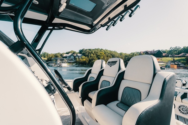 ANDIAMO 39ft Deep Impact Yacht For Sale