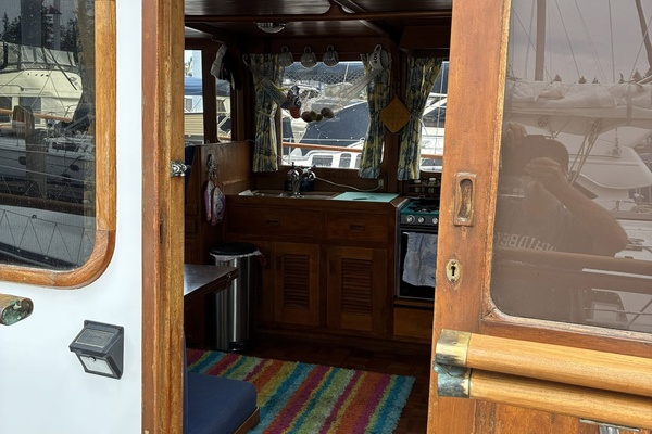 Abby Jo 40ft Ocean Alexander Yacht For Sale