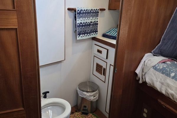 Abby Jo 40ft Ocean Alexander Yacht For Sale