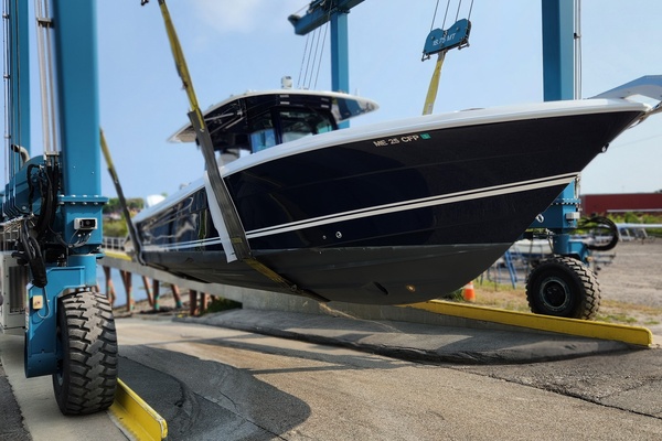 42ft HCB Yacht For Sale