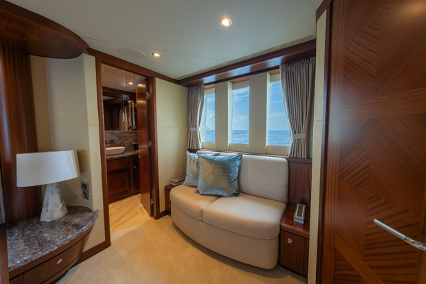 ABOAT TIME 90ft Ocean Alexander Yacht For Sale