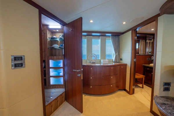 2013 Ocean Alexander 90
