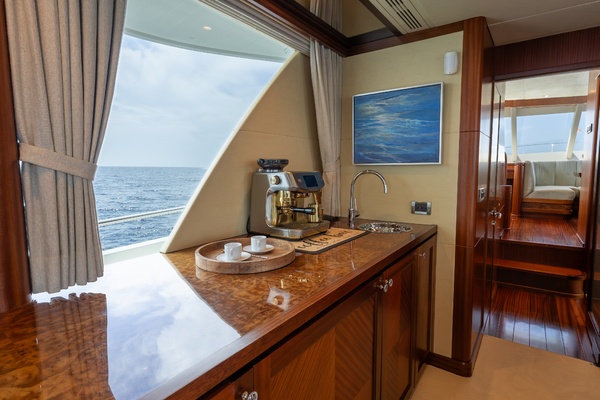 ABOAT TIME 90ft Ocean Alexander Yacht For Sale
