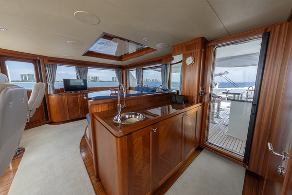 ABOAT TIME 90ft Ocean Alexander Yacht For Sale