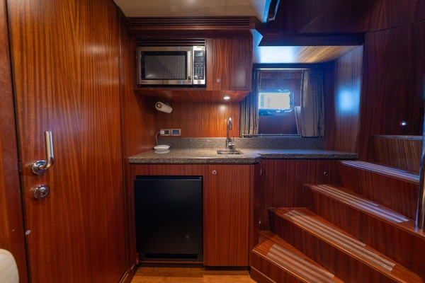 ABOAT TIME 90ft Ocean Alexander Yacht For Sale