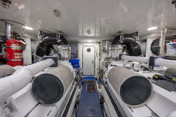 ABOAT TIME 90ft Ocean Alexander Yacht For Sale