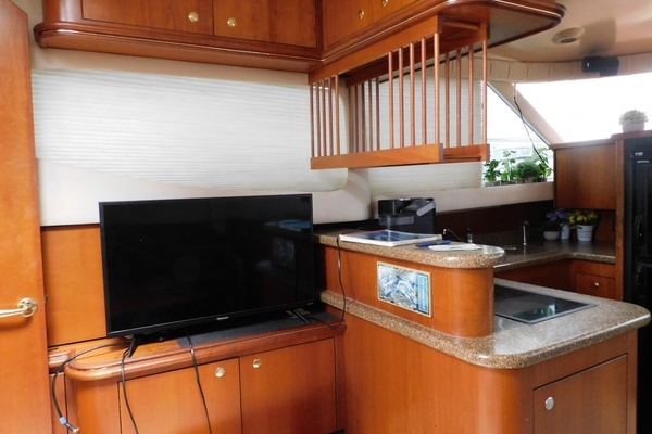 2001 Cruisers Yachts 44