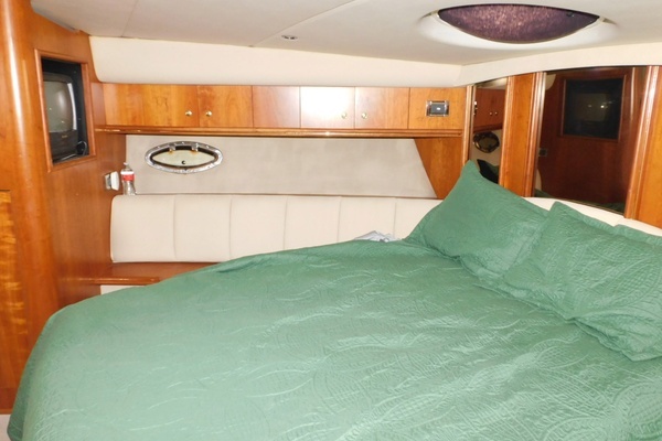 2001 Cruisers Yachts 44