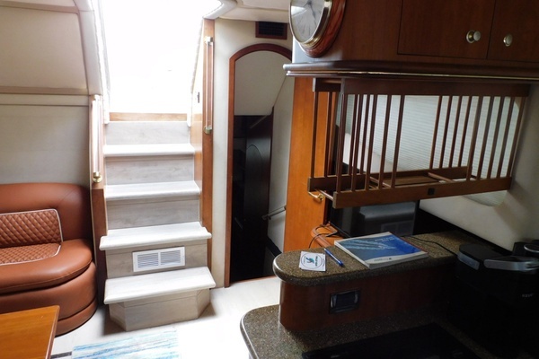 2001 Cruisers Yachts 44