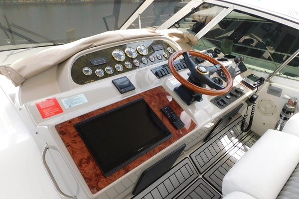 2001 Cruisers Yachts 44