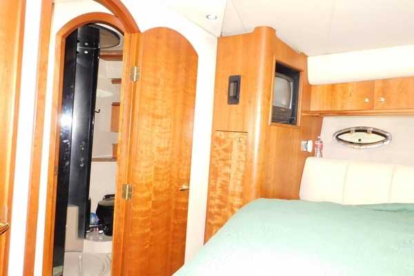2001 Cruisers Yachts 44