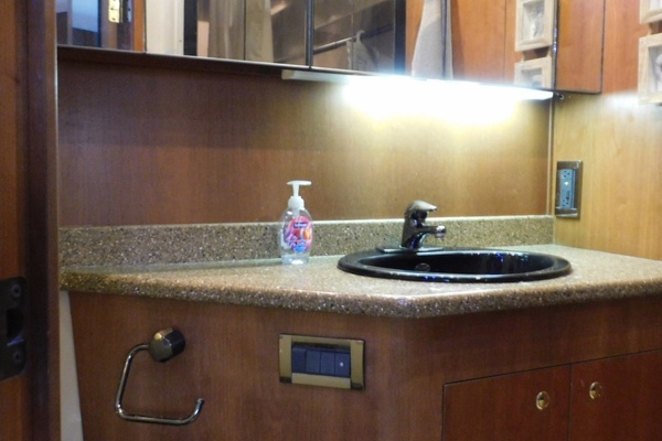 2001 Cruisers Yachts 44