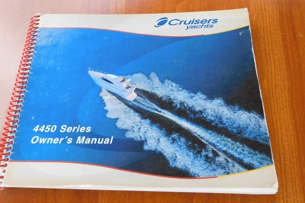 2001 Cruisers Yachts 44