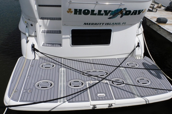 2001 Cruisers Yachts 44