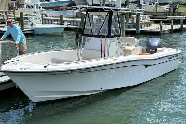 2002 Grady-White 222