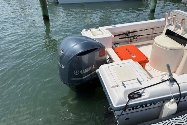 22ft Grady White Yacht For Sale
