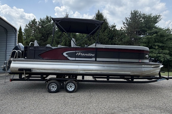 24ft Manitou Yacht For Sale