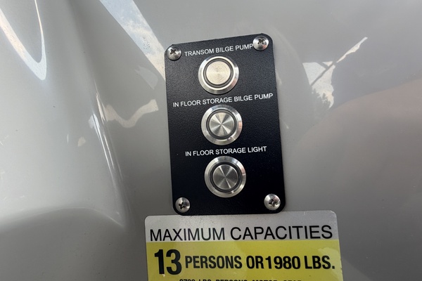 24ft Manitou Yacht For Sale