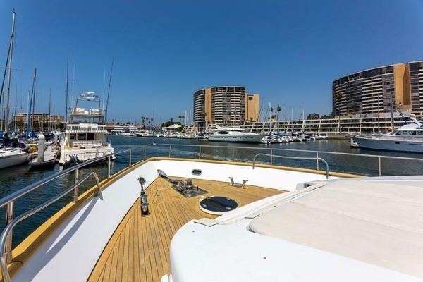 2000 Azimut 85