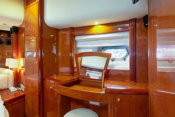 2000 Azimut 85