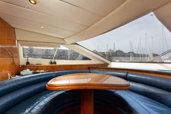 2000 Azimut 85