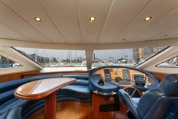 2000 Azimut 85