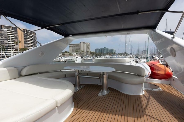 2000 Azimut 85