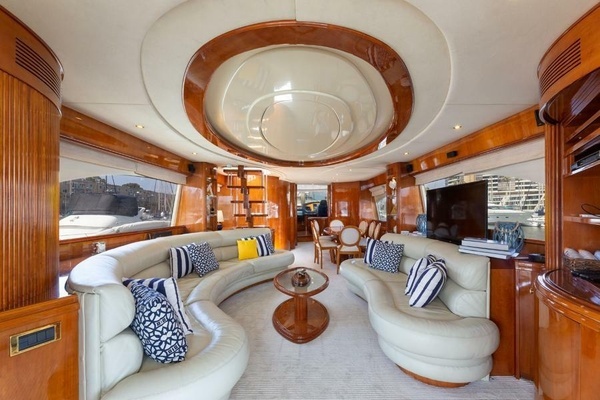 2000 Azimut 85