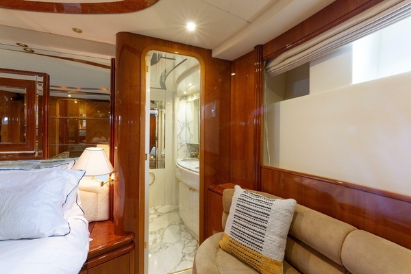 2000 Azimut 85