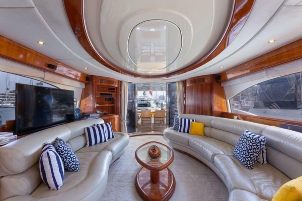 2000 Azimut 85