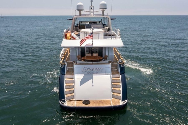2000 Azimut 85