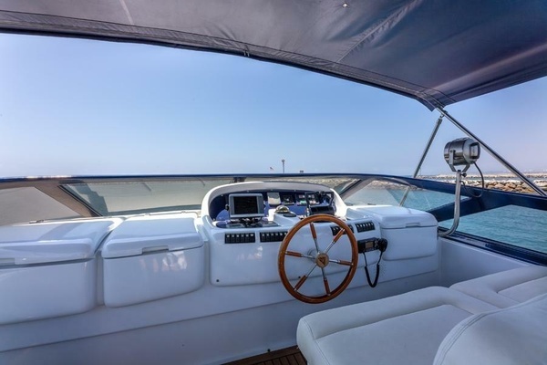 2000 Azimut 85
