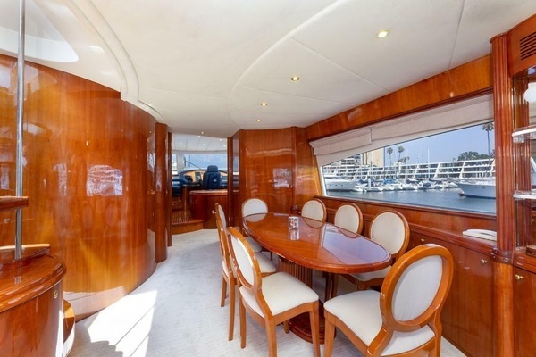 2000 Azimut 85