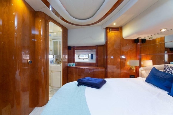2000 Azimut 85