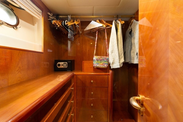 2000 Azimut 85
