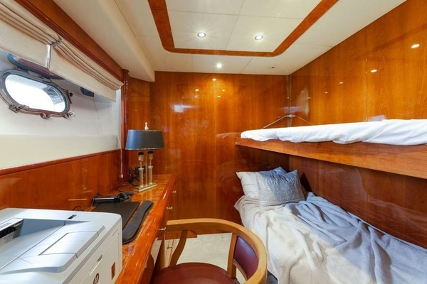 2000 Azimut 85