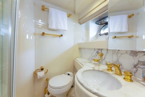 2000 Azimut 85