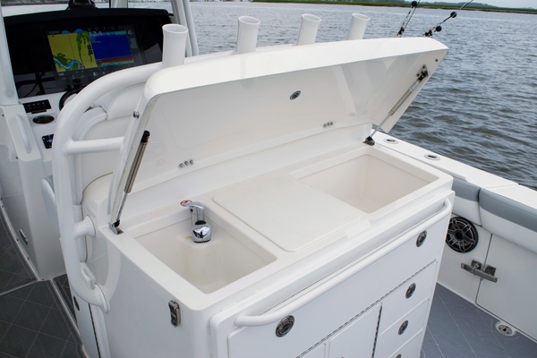 BIG DEAL 34ft Regulator Yacht For Sale