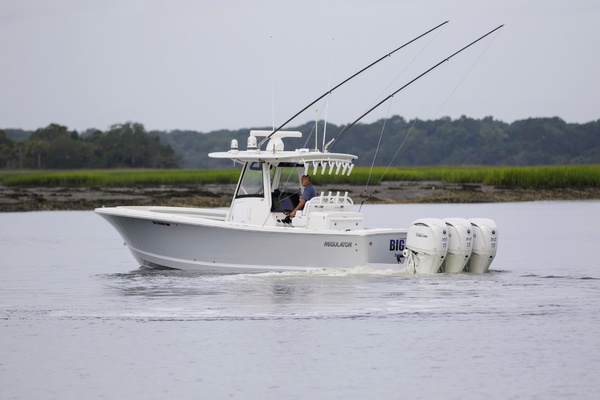 BIG DEAL 34ft Regulator Yacht For Sale