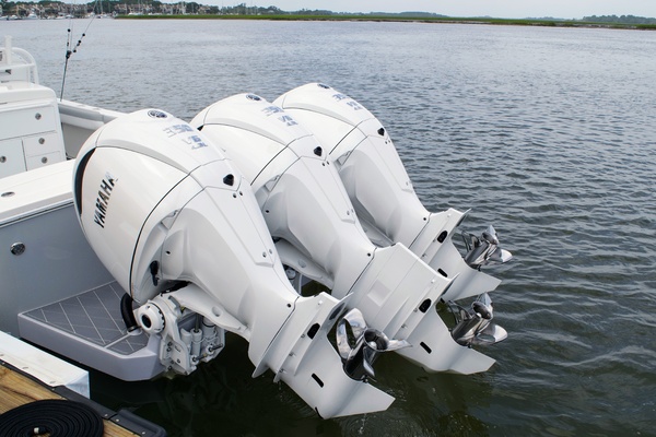 BIG DEAL 34ft Regulator Yacht For Sale