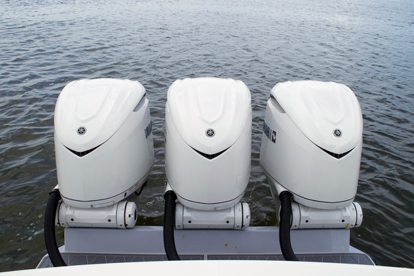 BIG DEAL 34ft Regulator Yacht For Sale
