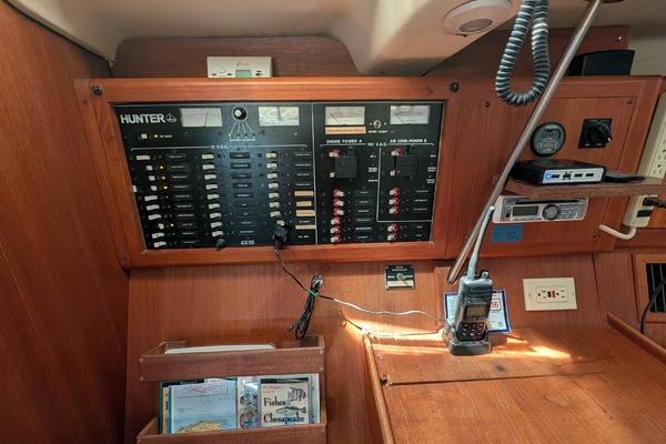 Dream Catcher 41ft Hunter Yacht For Sale