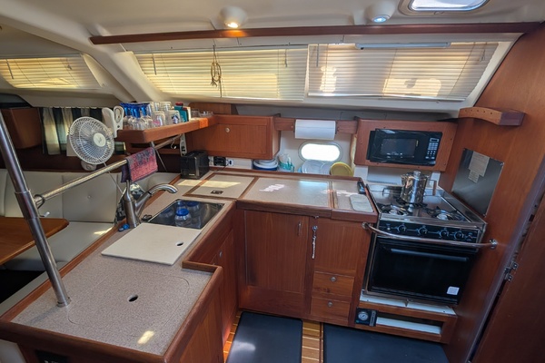 Dream Catcher 41ft Hunter Yacht For Sale