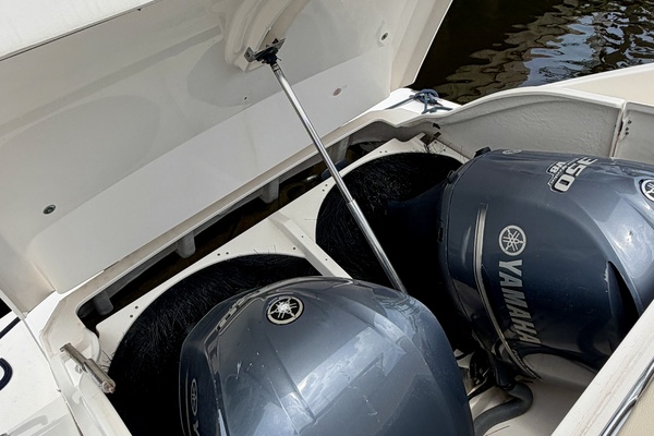FAIS DO DO 41ft Pursuit Yacht For Sale