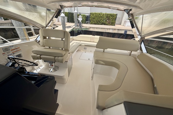 FAIS DO DO 41ft Pursuit Yacht For Sale